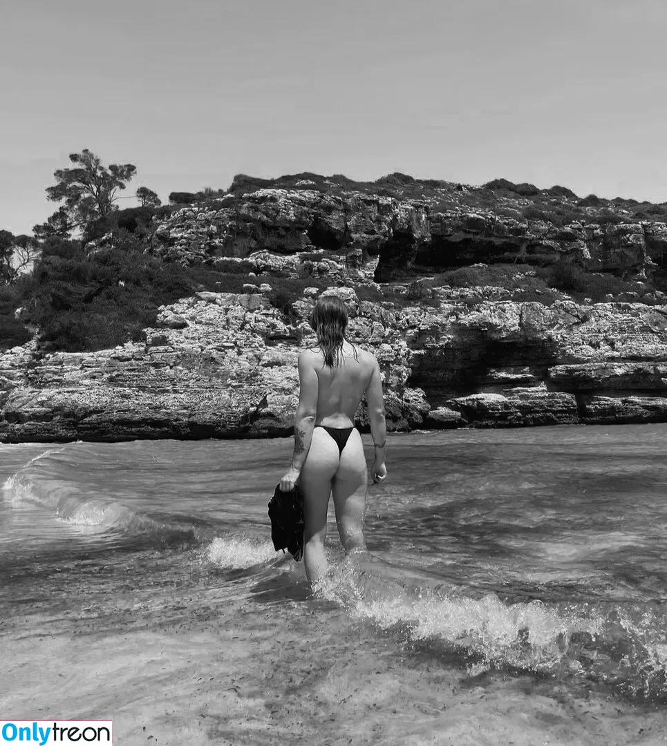 Jules Vogel nude photo #0024 (julesvogel)
