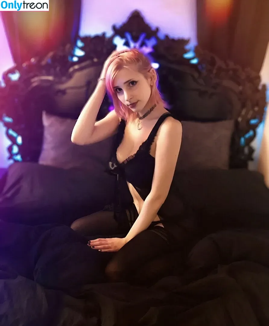 Julez Notyourwaifu_6 nude photo #0020 (Juleznotyourwaifu_6 / Mamachief117 / Mistress-chief117)