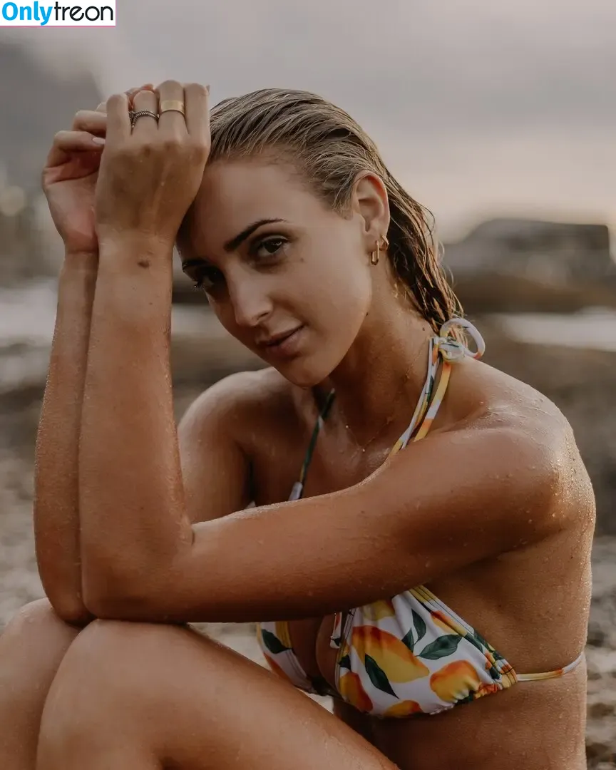 Juli Kleinhans nude photo #0015 (julipoeli_official)