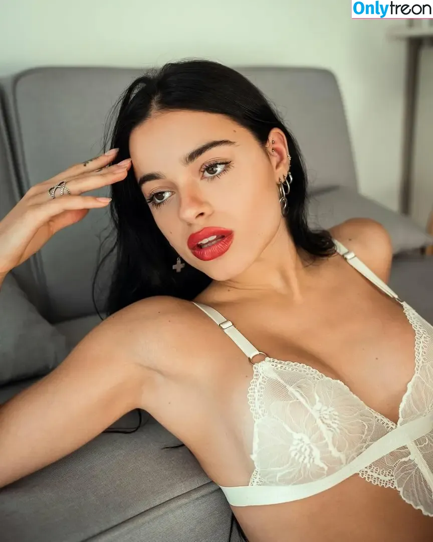 Juli Savioli голая photo #0084 (julisavioli)