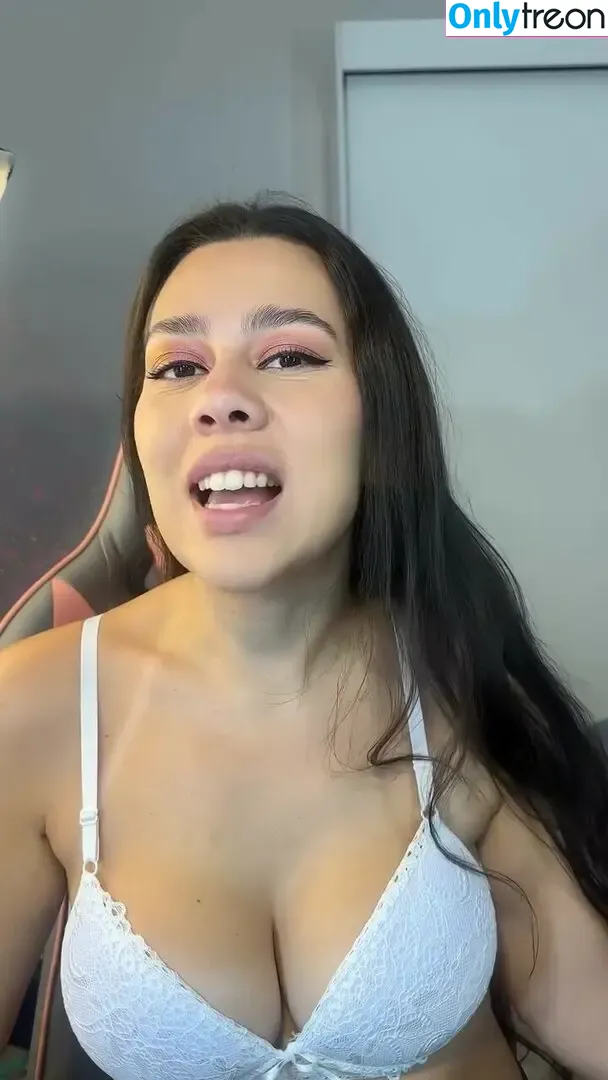 Julia_alvarengaa nude photo #0013 (Julia_alvarengaa)