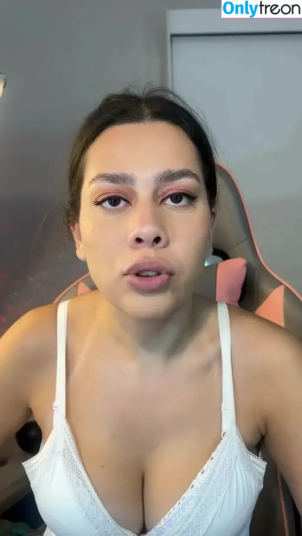 Julia_alvarengaa nude photo #0017 (Julia_alvarengaa)