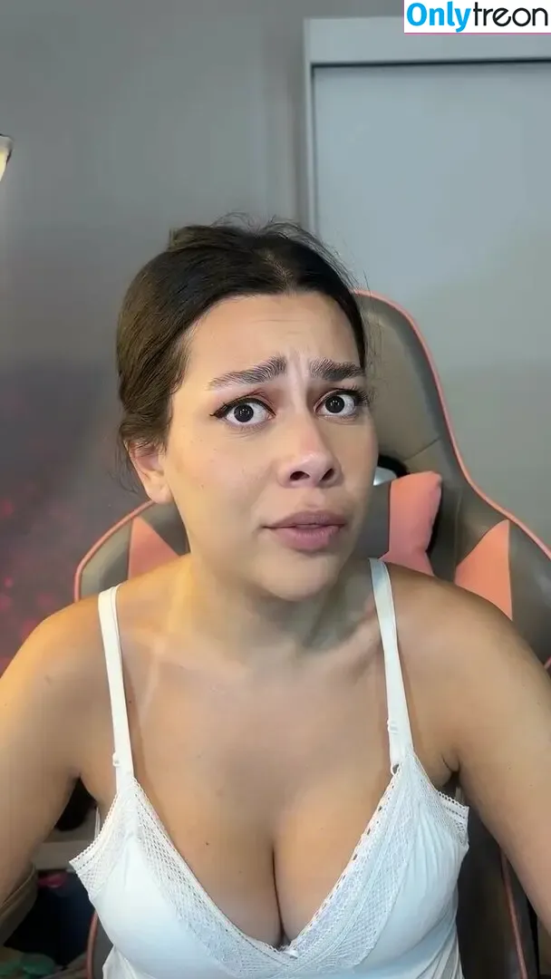 Julia_alvarengaa nude photo #0018 (Julia_alvarengaa)