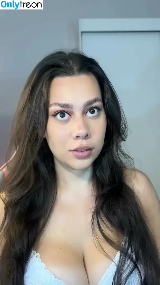 Julia_alvarengaa nude photo #0023 (Julia_alvarengaa)