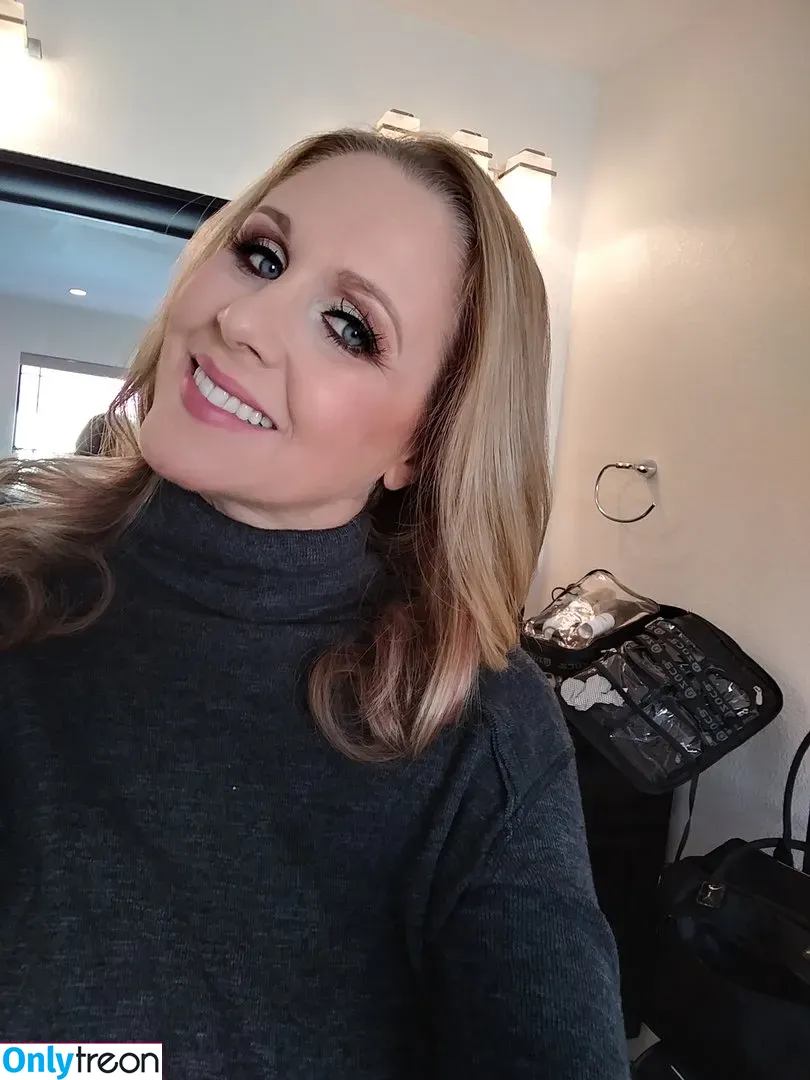 Julia Ann голая photo #0305 (therealjuliaann / therealjuliaannlive)