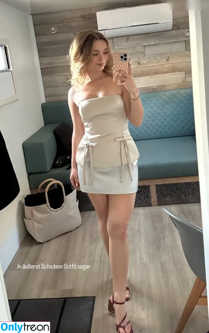 Julia Beautx голая photo #1759 (juliabeautx)
