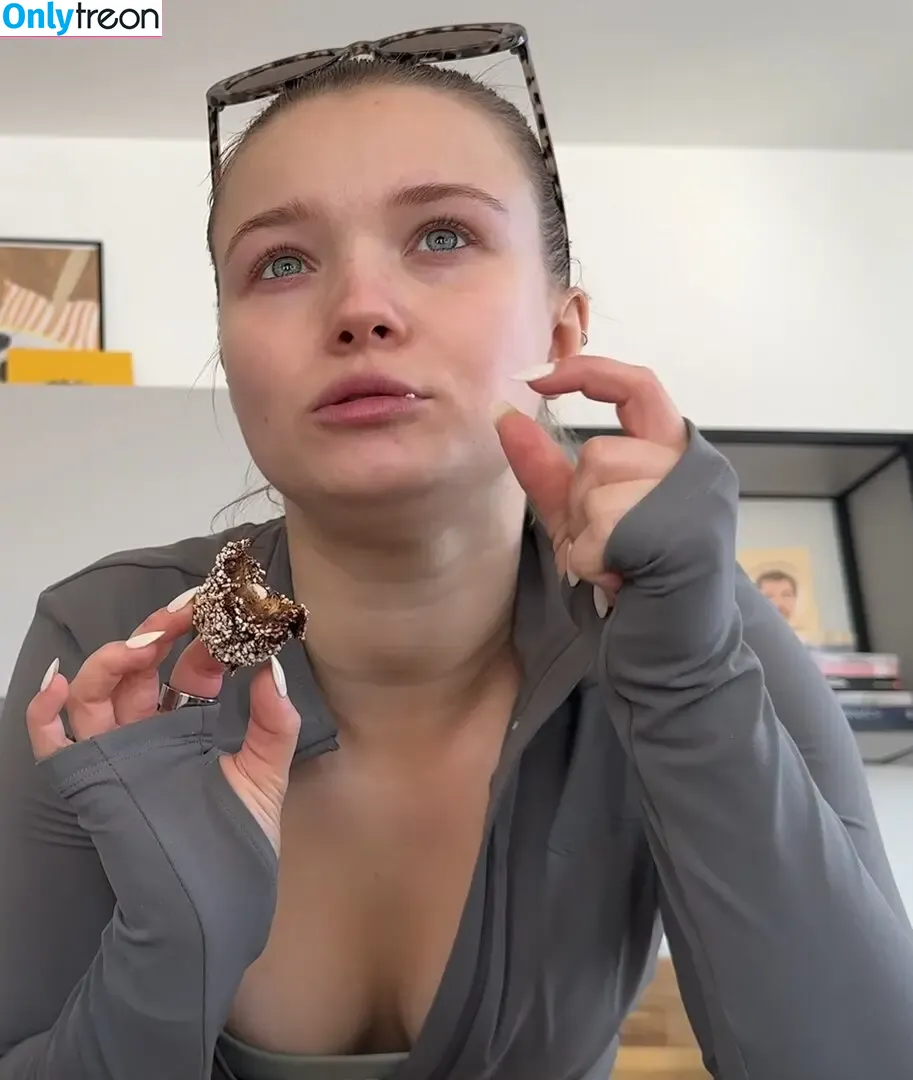 Julia Beautx голая photo #1788 (juliabeautx)