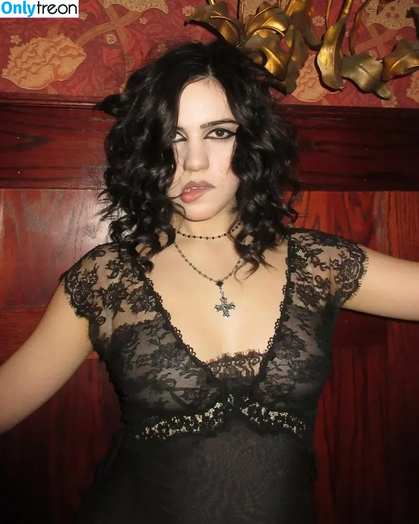 Julia Cumming nude photo #0020 (Bassist / juliacumming)