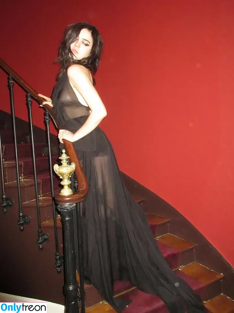 Julia Cumming nude photo #0022 (Bassist / juliacumming)