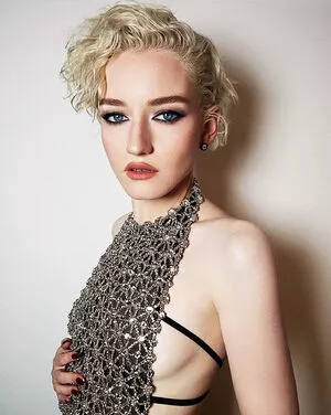 Julia Garner / juliagarnerofficial nude photo #0043