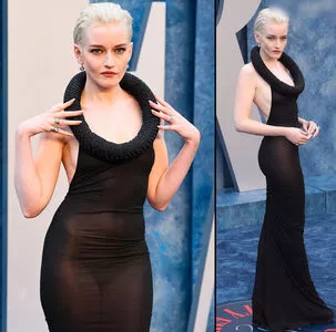 Julia Garner / juliagarnerofficial nude photo #0046