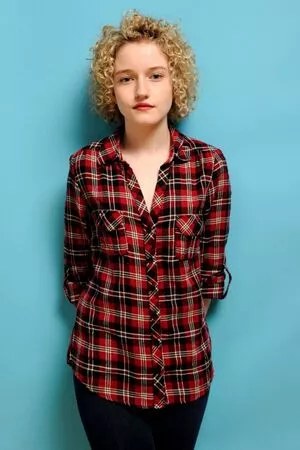 Julia Garner / juliagarnerofficial nude photo #0089