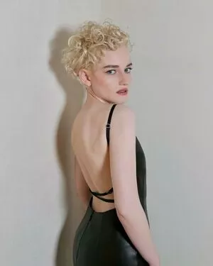 Julia Garner / juliagarnerofficial / ztyg_29 nude photo #0100