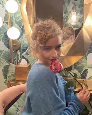 Julia Garner / juliagarnerofficial / ztyg_29 nude photo #0102