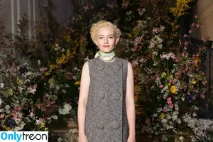 Julia Garner / juliagarnerofficial / ztyg_29 nude photo #0165