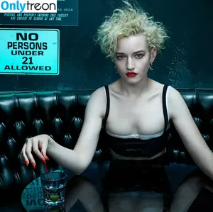 Julia Garner / juliagarnerofficial фото голая #0168