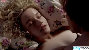 Julia Garner / juliagarnerofficial фото голая #0171