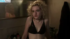 Julia Garner / juliagarnerofficial фото голая #0172