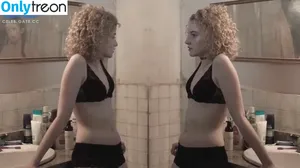 Julia Garner / juliagarnerofficial фото голая #0173