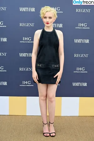 Julia Garner / juliagarnerofficial / ztyg_29 nude photo #0192
