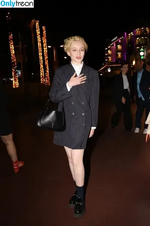 Julia Garner / juliagarnerofficial / ztyg_29 nude photo #0200