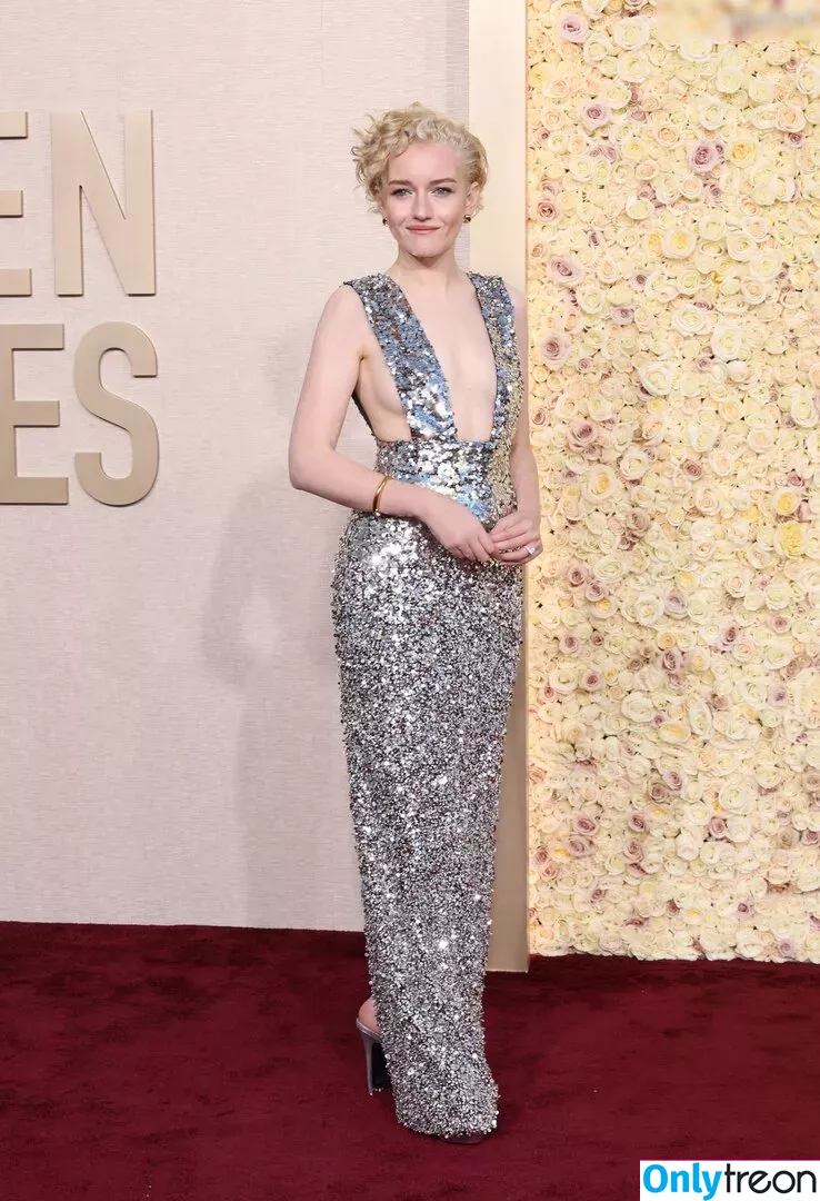 Julia Garner голая photo #0071 (juliagarnerofficial)