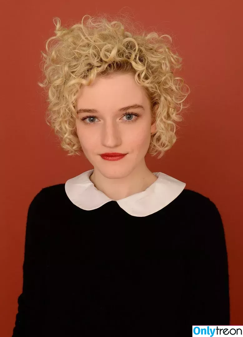 Julia Garner голая photo #0090 (juliagarnerofficial)