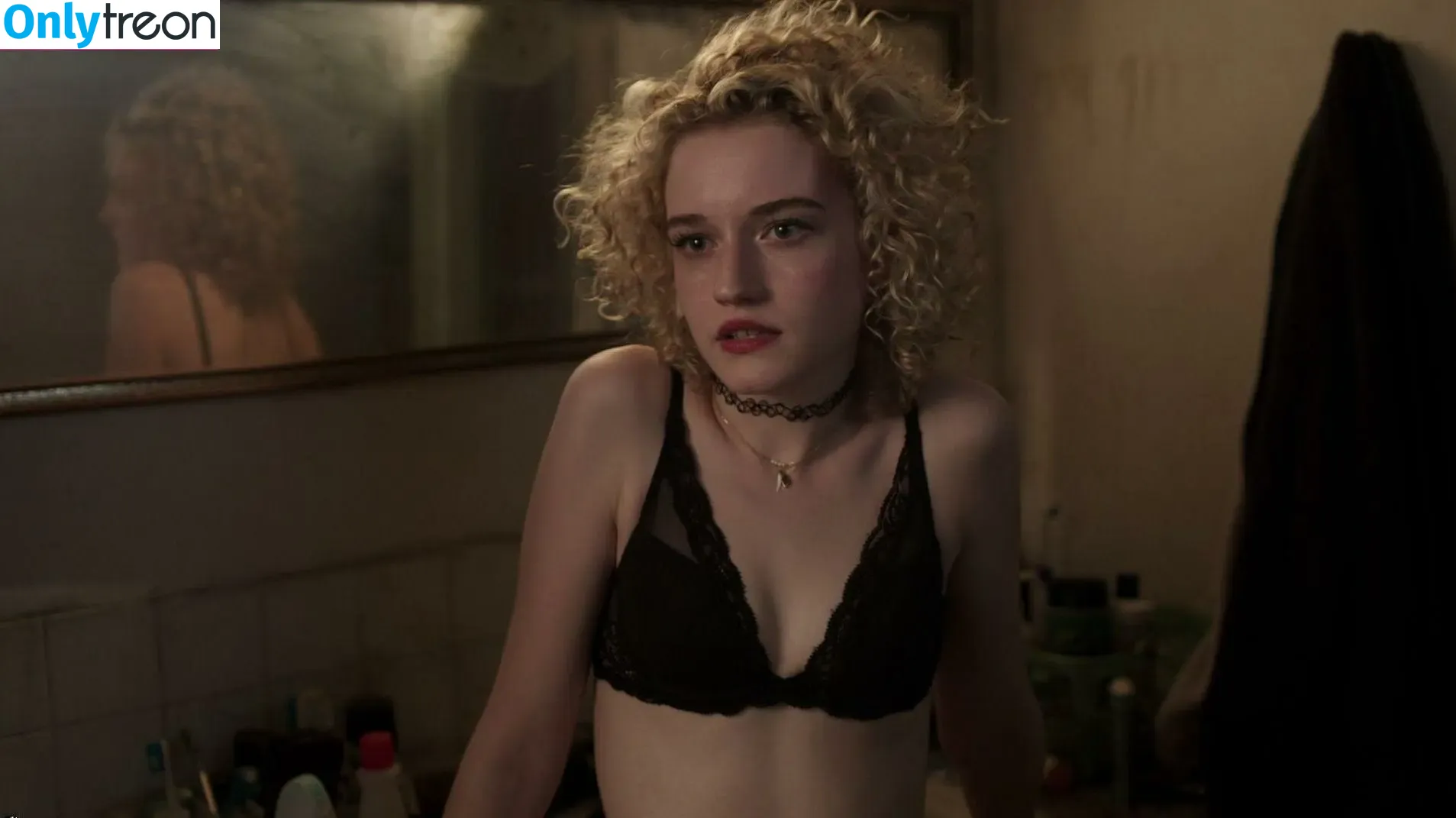 Julia Garner nude photo #0172 (juliagarnerofficial)