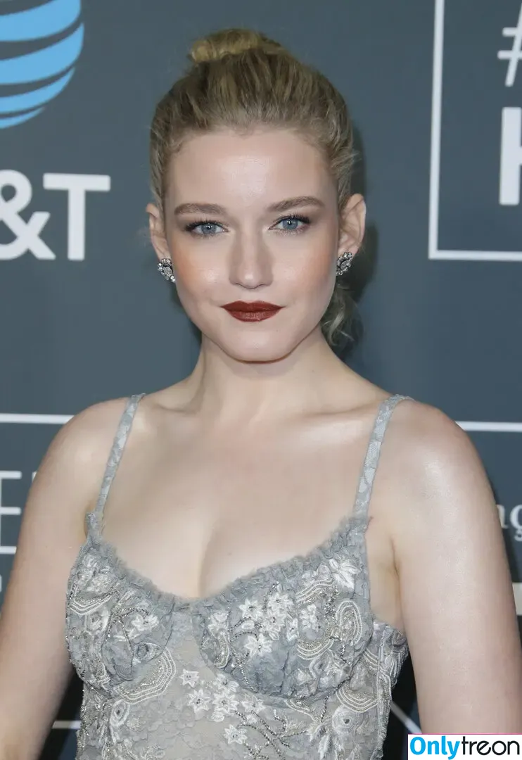 Julia Garner nude photo #0179 (juliagarnerofficial)