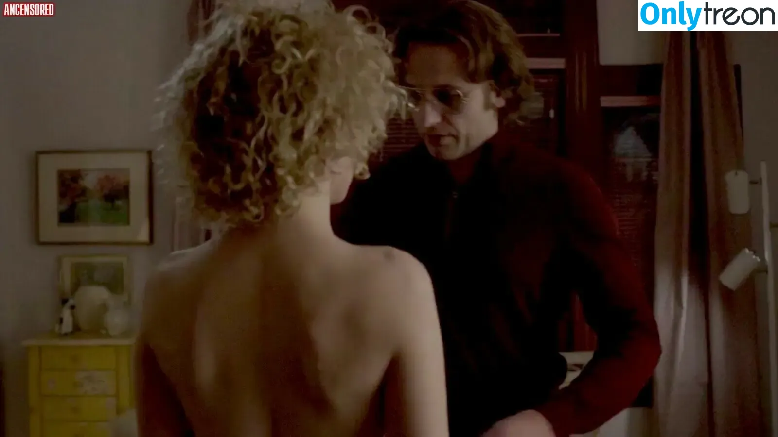 Julia Garner nude photo #0183 (juliagarnerofficial)