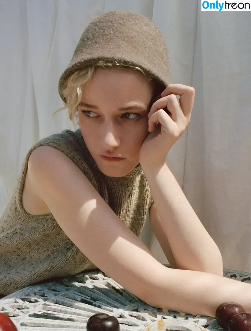 Julia Garner nude photo #0284 (juliagarnerofficial / ztyg_29)