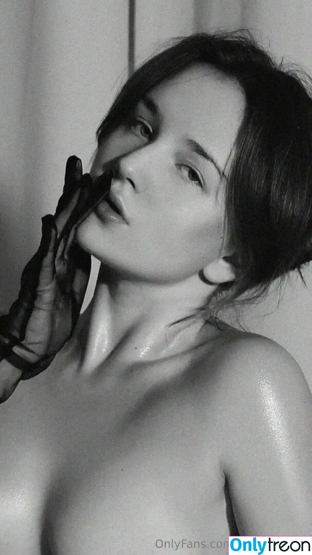 julia_goddes nude photo #0028 (julia_goddes)