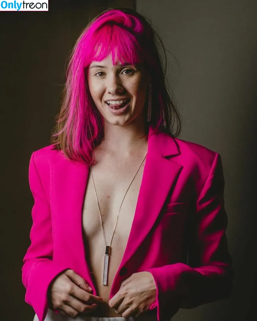 Julia K Barni nude photo #0024 (juliakbarni)