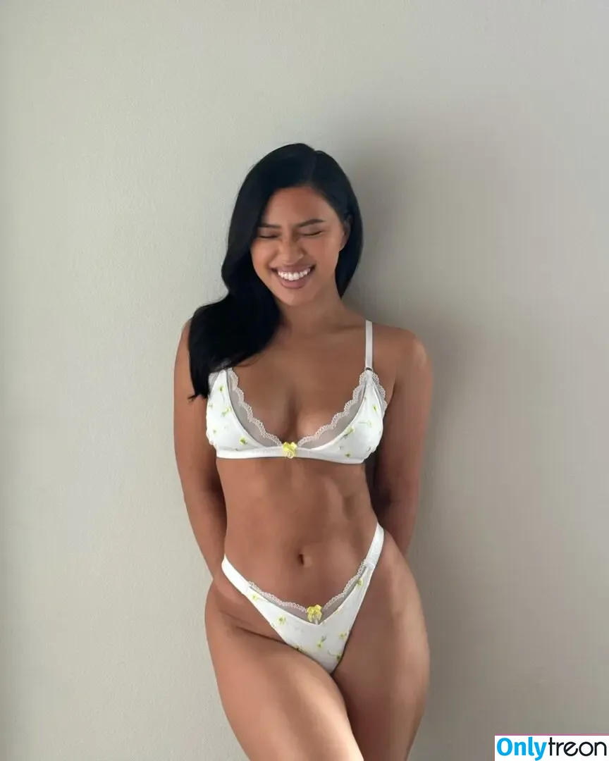 Julia Kelly nude photo #1471 (missjuliakelly / thesophiakelly)