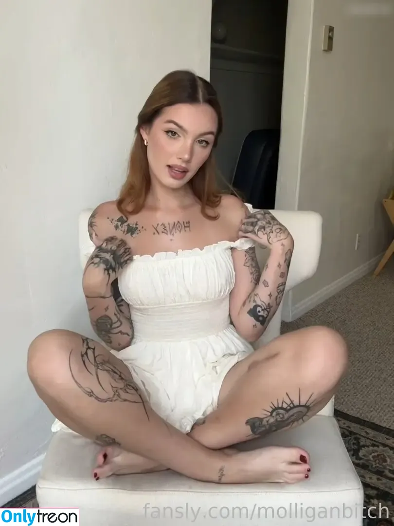 Julia Molligan | molliganbitch nude photo #0039 (molliganbitch / mollyandgun)