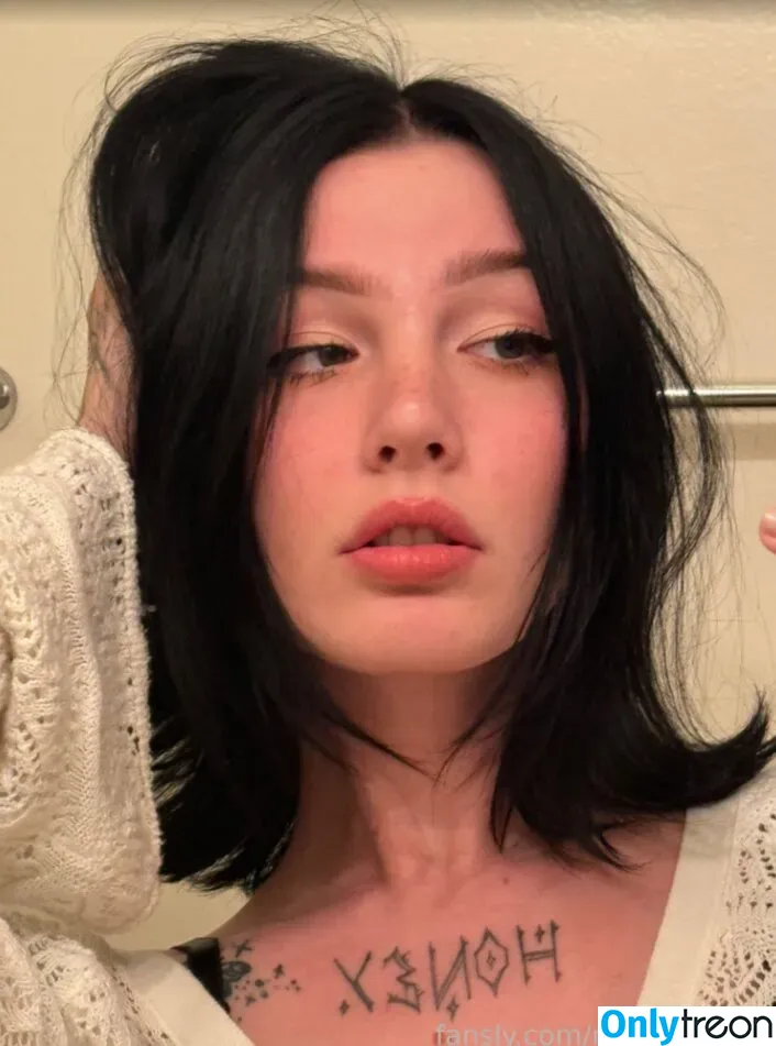 Julia Molligan голая photo #0022 (molliganbitch / yuliamolligan)