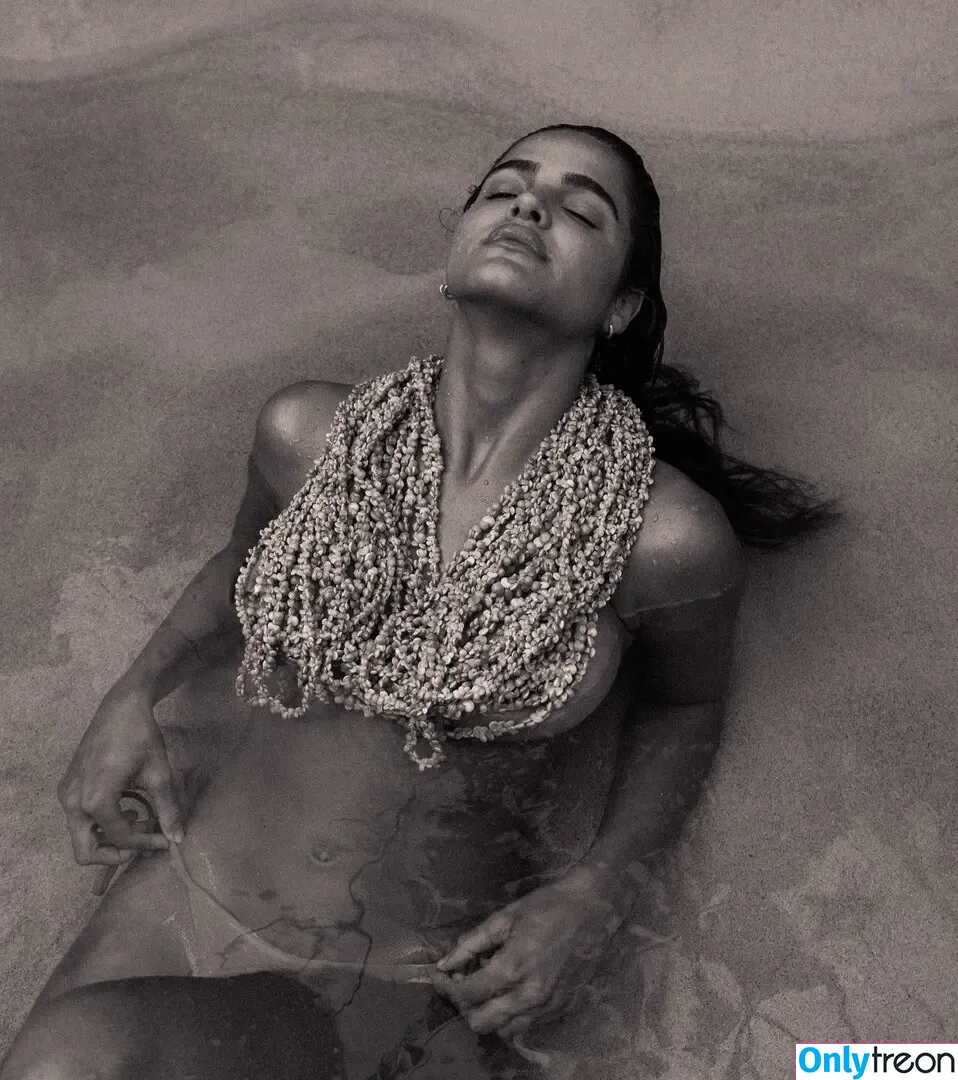 Julia Muniz Robinson голая photo #0033 (juliamuniz)