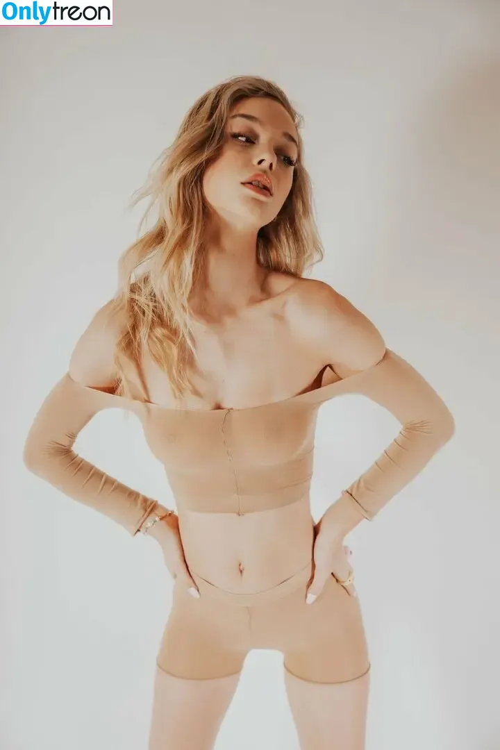 Julia Rilynn Greenhalgh nude photo #0020 (juliarilynn / xojulesxox)