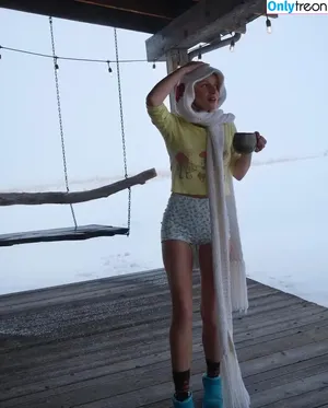 Julia Schlaepfer / juliaschlaepfer фото голая #0112