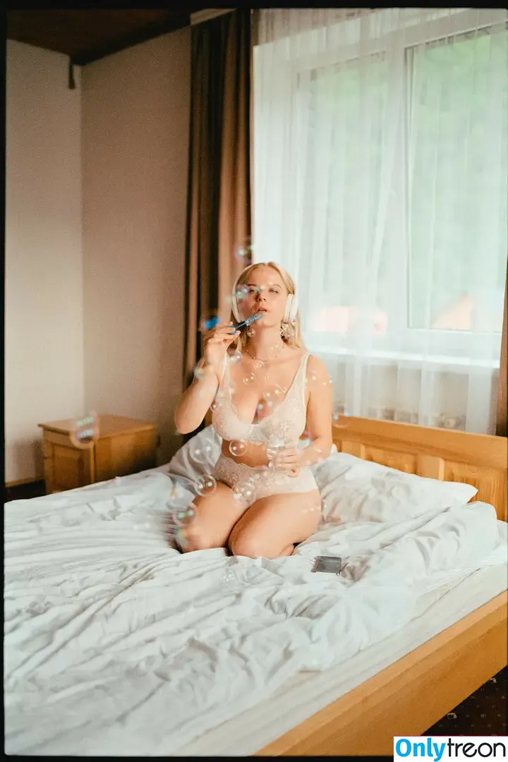 Julia Shevchenko nude photo #0022 (JuliaShevchenko / julia_shevchenko__)