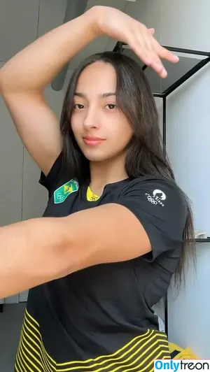 Julia Soares / juju_bsoares / u192041219 фото голая #0005