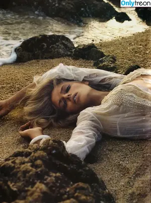 Julia Stegner / juliastegner nude photo #0016