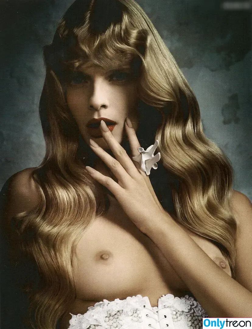 Julia Stegner nude photo #0005 (juliastegner)