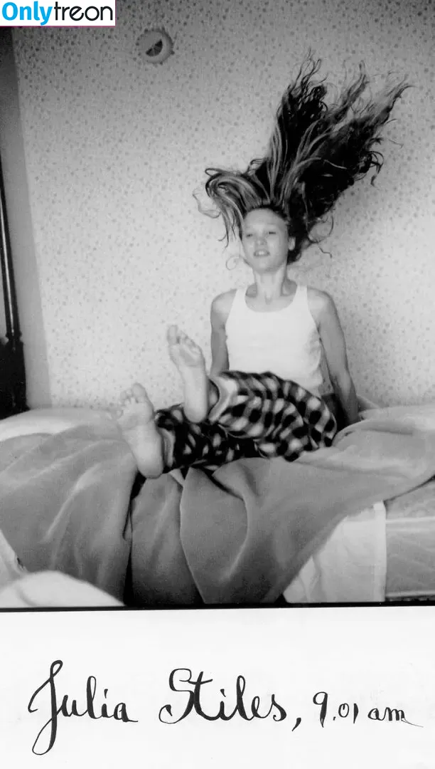 Julia Stiles nude photo #0207 (missjuliastiles)