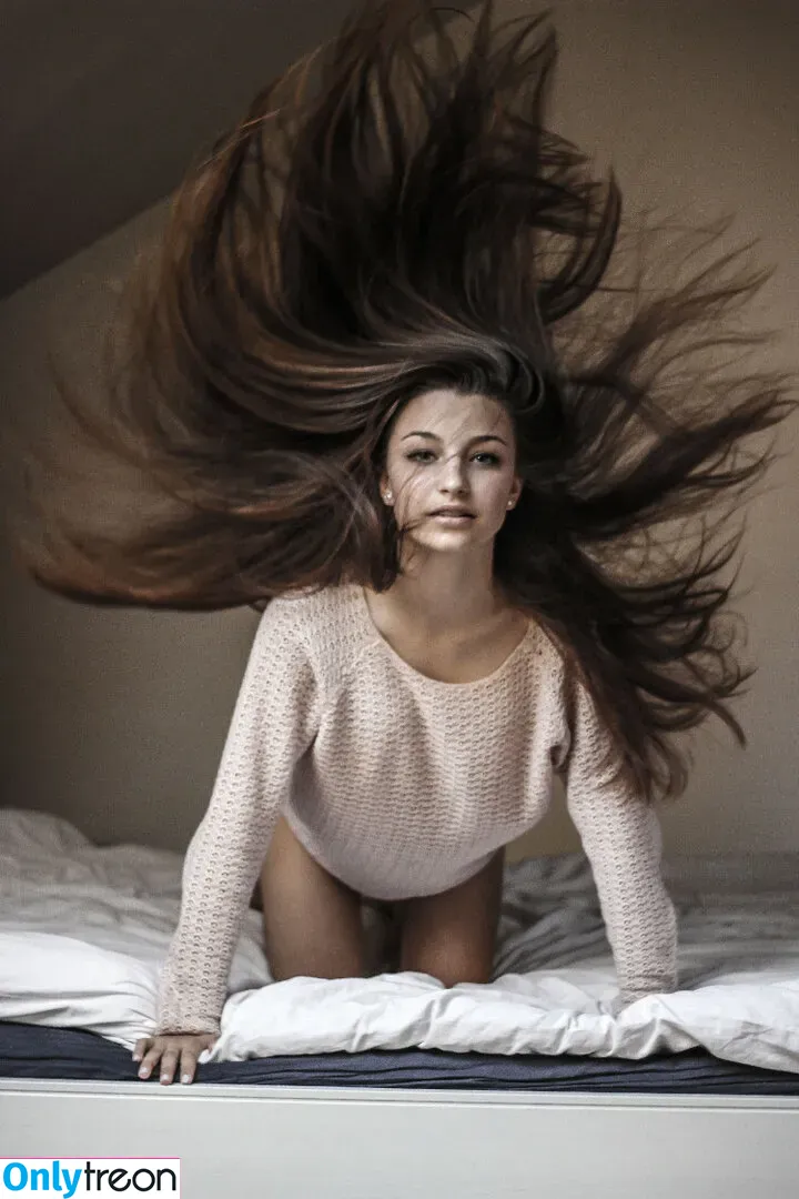 Julia Wieniawa голая photo #0098 (Narkiewicz / juliawieniawa)