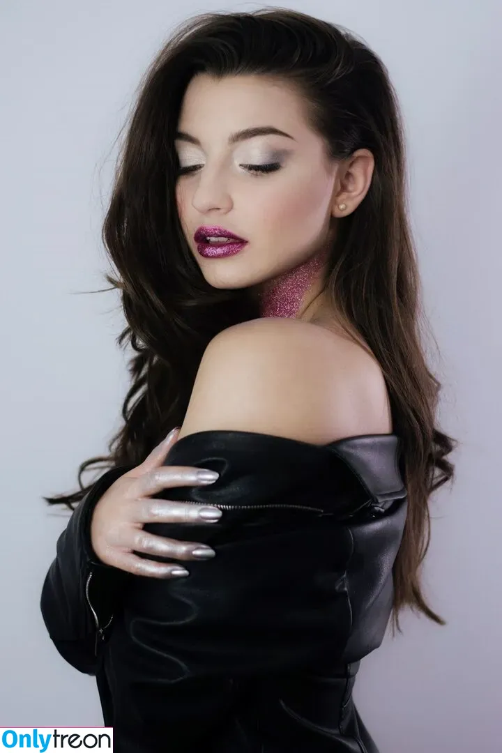 Julia Wieniawa голая photo #0355 (Narkiewicz / juliawieniawa)