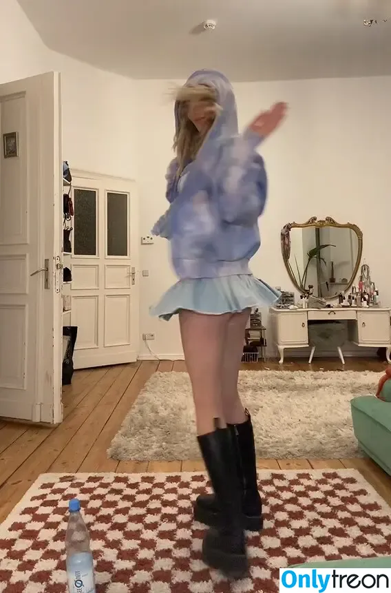 Julia Wulf голая photo #0434 (Juleslw)
