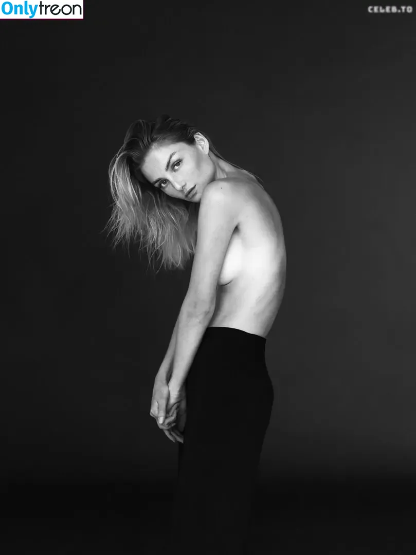 Julia Wulf голая photo #0780 (Juleslw)