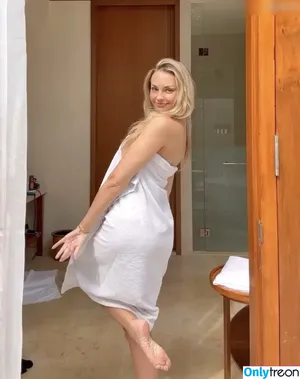 Julia (Xlaeta) / xlaeta фото голая #0061