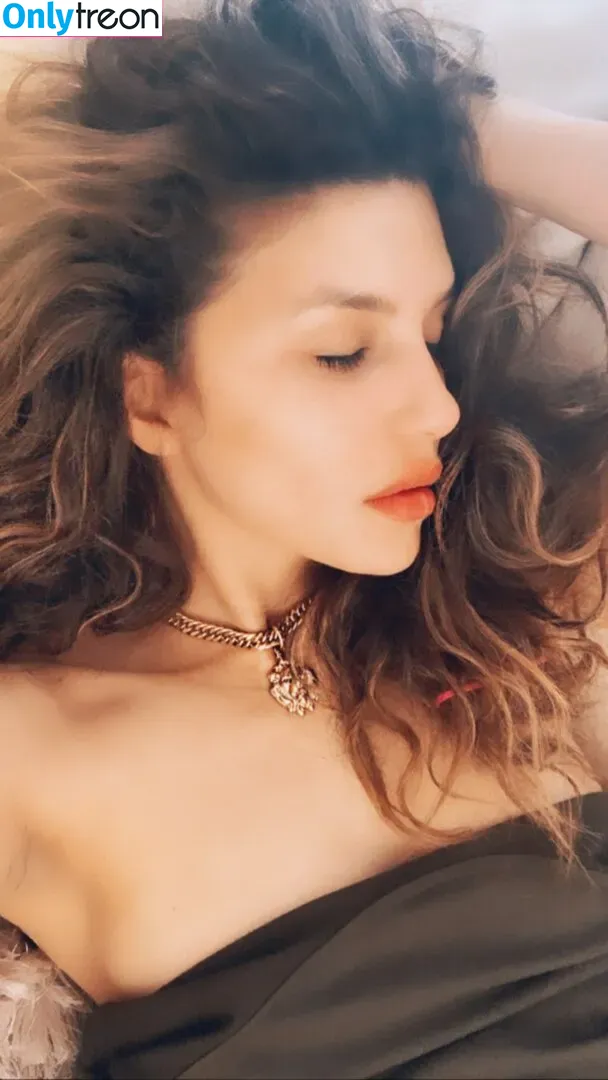 Juliana Harkavy nude photo #0006 (julianaharkavy)